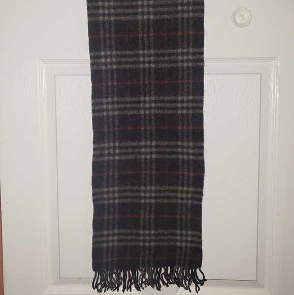 BURBERRY VINTAGE AUTH. NECK SCARF 11X56 INCHES - Picture 10 of 13